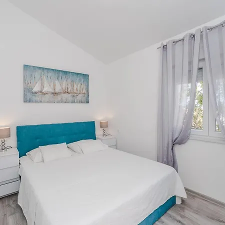 Apartment Marina *