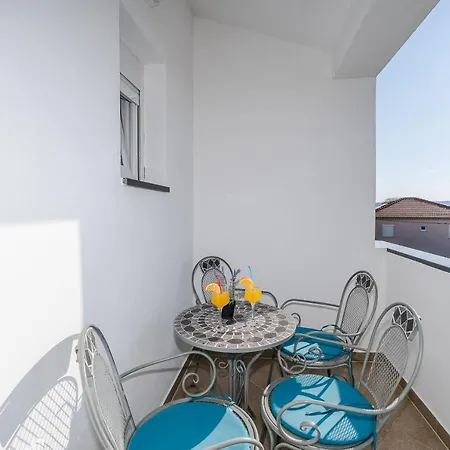 Marina Apartment *