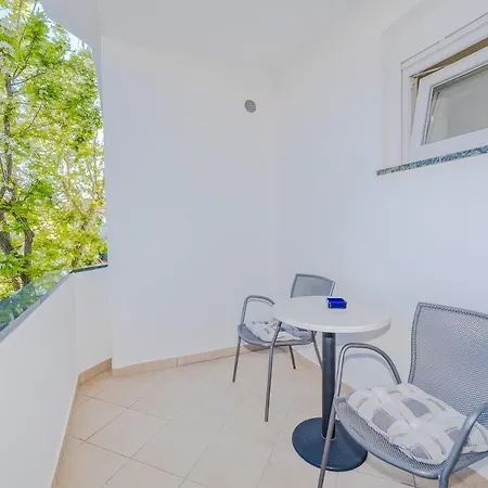 Marina Apartment *